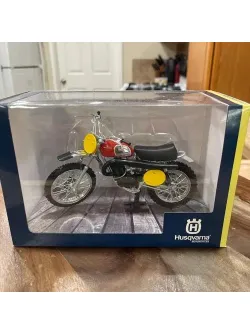 Husqvarna Cross 400 1970 B. Aberg Replica Makett (1:12) - 3HS1771000